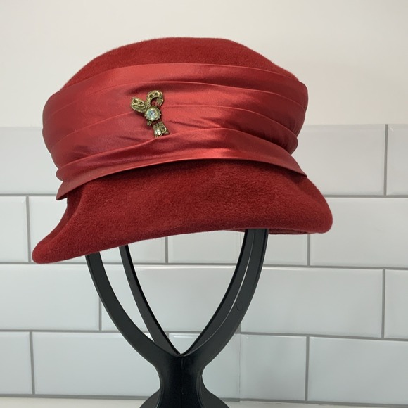 Accessories - Vintage Red Velvet With Rhinestone Brooch Hat Pillbox *Read Description*